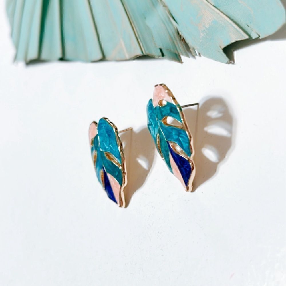 leaf stud earrings S116 - Picture 2 of 3